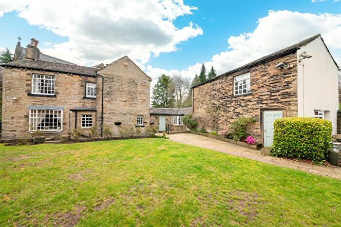 4 Bedroom Detached House For Sale In Heaton Road, Huddersfield, HD1