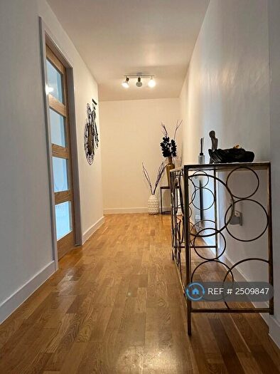 2 Bedroom Flat To Rent In Shrubhill Walk, Edinburgh, EH7