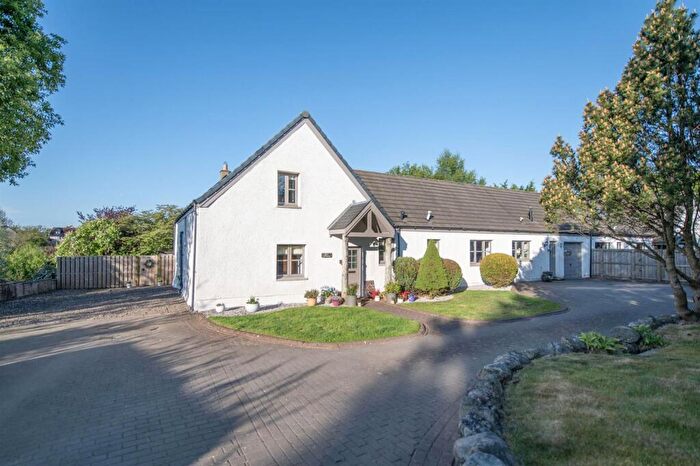 4 Bedroom Link Detached House For Sale In East Steading, Rumbling Bridge, KY13