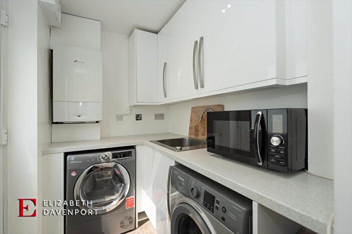 4 Bedroom Detached House For Sale In Chelney Walk, Morrisons Estate, CV3