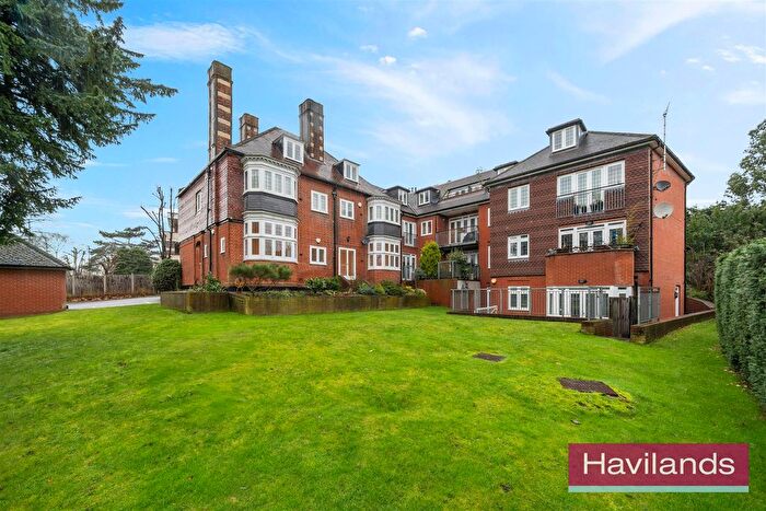 2 Bedroom Flat To Rent In Appleby Court, Aldermans Hill, London, N13
