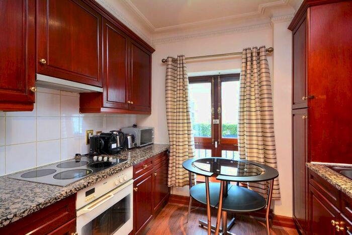 2 Bedroom Flat To Rent In Down Street, Mayfair, London, W1J