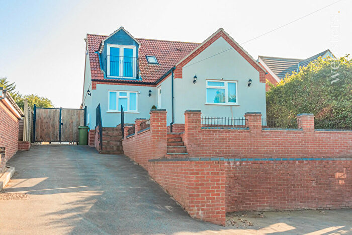 4 Bedroom Detached House For Sale In Grove Avenue, New Costessey, NR5