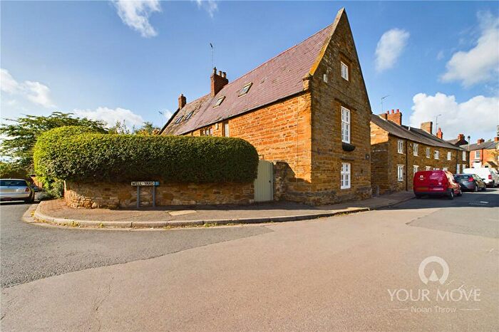 4 Bedroom Semi-Detached House To Rent In Well Yard, Northampton, NN2