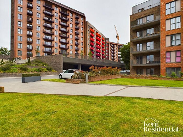 2 Bedroom Apartment To Rent In Rosalind Drive, Adeline Heights Rosalind Drive, ME14