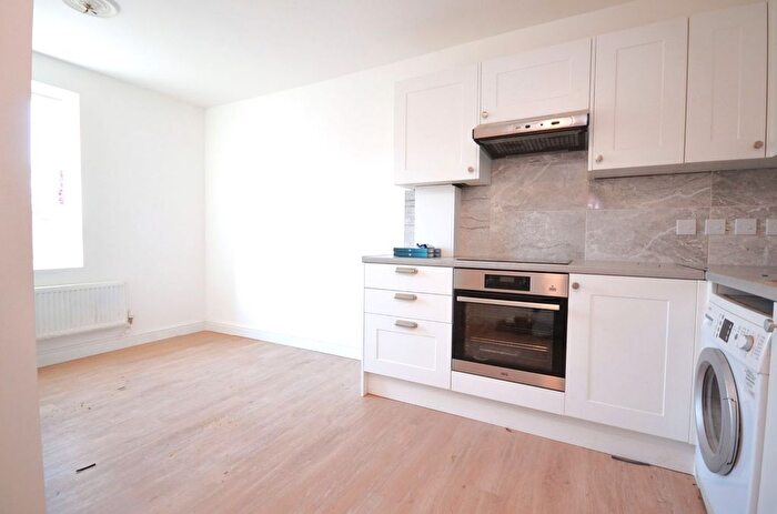 1 Bedroom Flat To Rent In Churchfield Road, Acton Central, W3