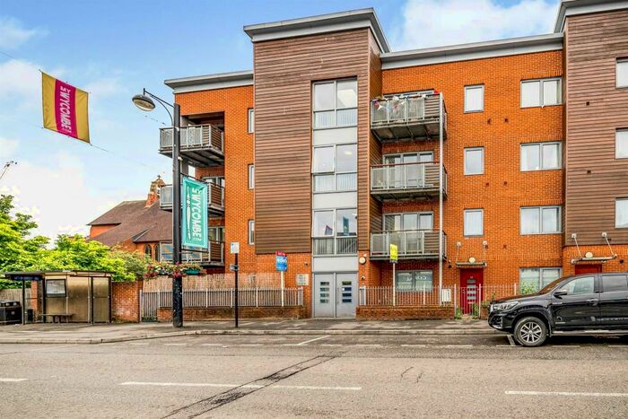 2 Bedroom Apartment To Rent In Desborough Road, High Wycombe, HP11