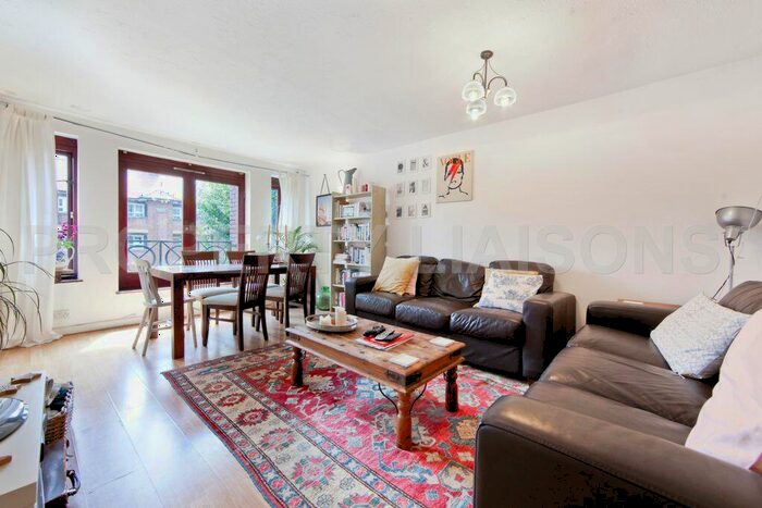 3 Bedroom Apartment To Rent In Discovery Walk, Discovery Walk, Wapping, E1W