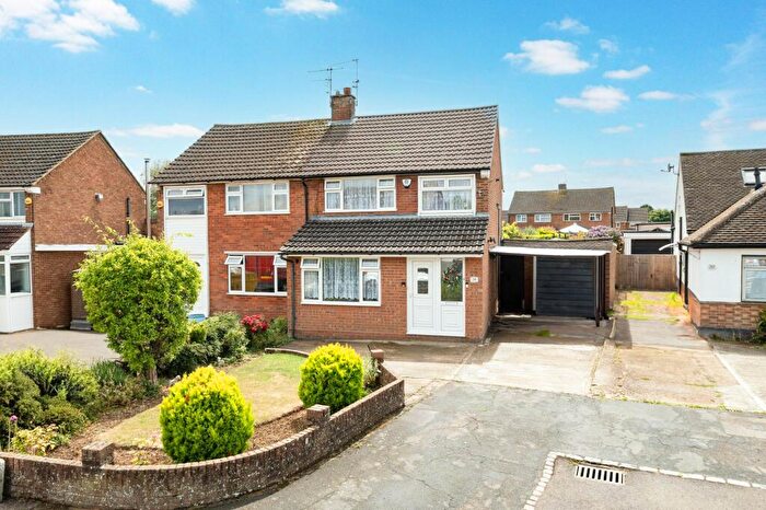 3 Bedroom Semi-Detached House For Sale In The Crescent, Caddington, LU1
