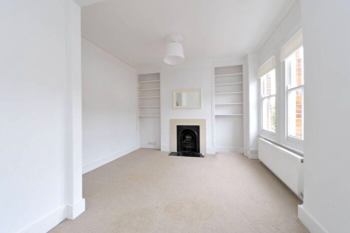 2 Bedroom Maisonette To Rent In Ingelow Road, Battersea, London, SW8