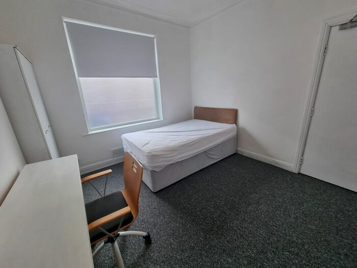 4 Bedroom Terraced House To Rent In Olney Street, Manchester, M13