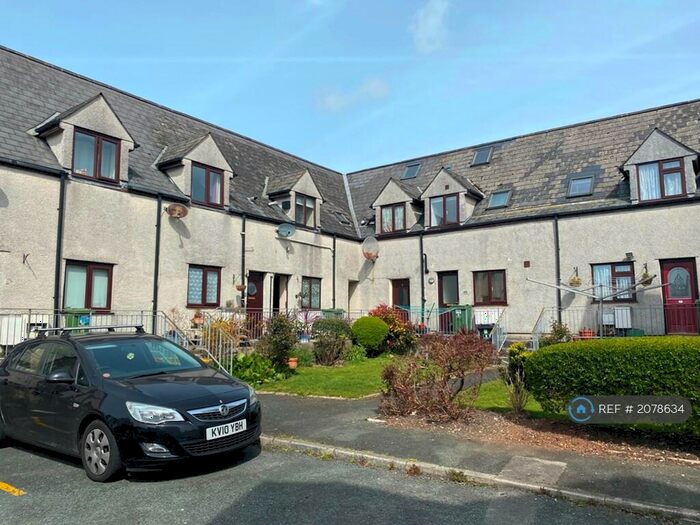 2 Bedroom Terraced House To Rent In Shaftesbury Court, Plymouth, PL4