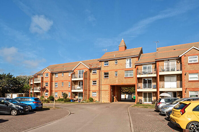 2 Bedroom Flat For Sale In The Gilberts, Sea Road, Rustington, Littlehampton, BN16