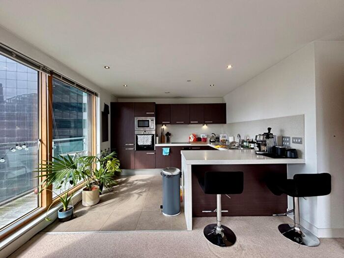 2 Bedroom Apartment For Sale In Cypress Place, New Century Park, Manchester, M4
