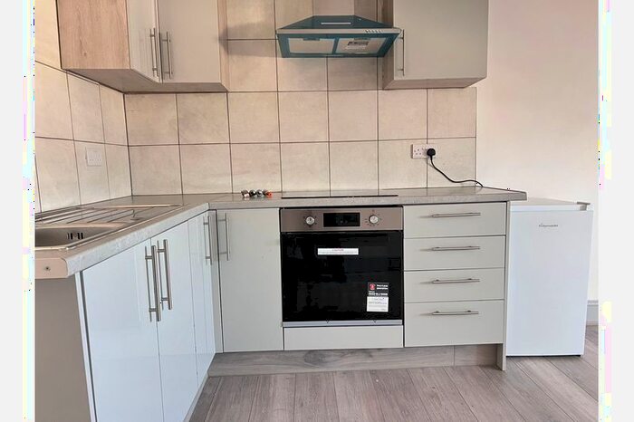 2 Bedroom Flat To Rent In Lytham Road, Blackpool, FY1