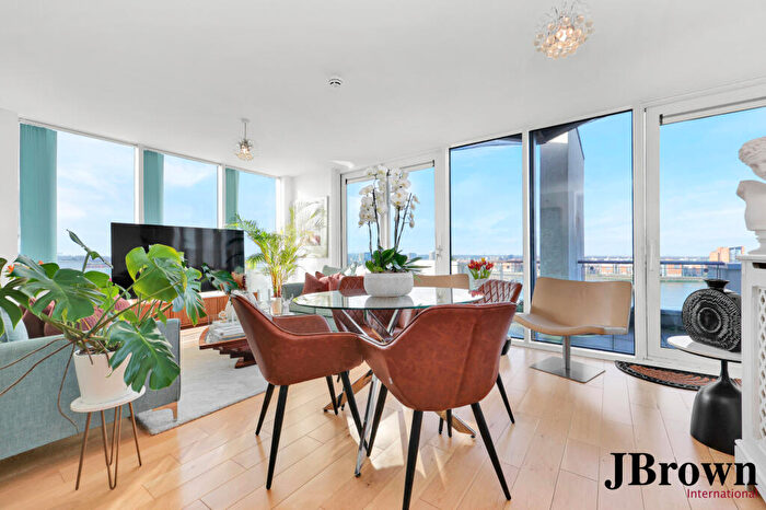 3 Bedroom Penthouse For Sale In Erebus Drive, Woolwich, SE18