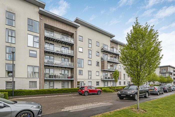 1 Bedroom Apartment For Sale In Alder House, Wallingford Way, Maidenhead, SL6
