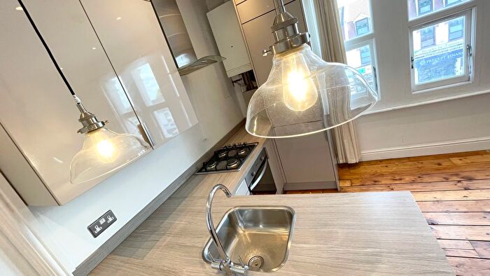 1 Bedroom Flat To Rent In Romford Road, London, E12