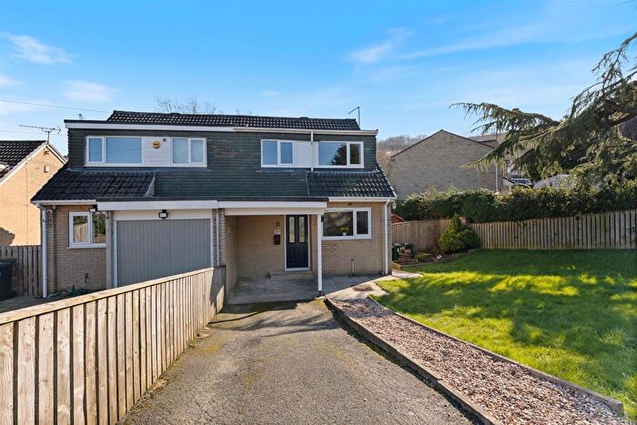 3 Bedroom Semi Detached House For Sale In Warneford Road, Huddersfield, HD4