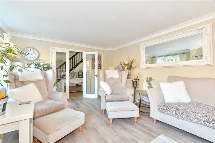 4 Bedroom Detached House For Sale In Cedar Drive, Southwater, Horsham, West Sussex, RH13