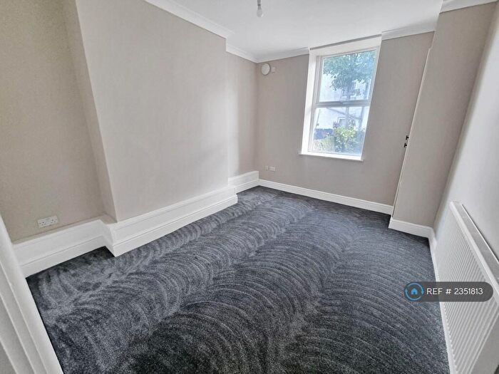 2 Bedroom Flat To Rent In Alexandra Road, Prenton, CH43