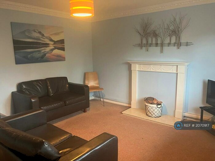 2 Bedroom Flat To Rent In Willow Court, Clydebank, G81