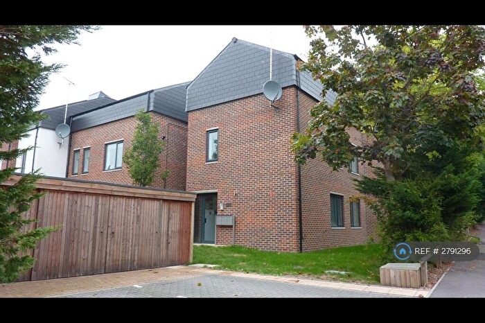 2 Bedroom Flat To Rent In Glenfield Avenue, Southampton, SO18