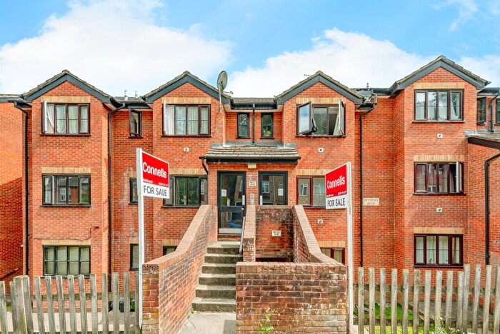 1 Bedroom Apartment For Sale In Garlands Road, Redhill, RH1