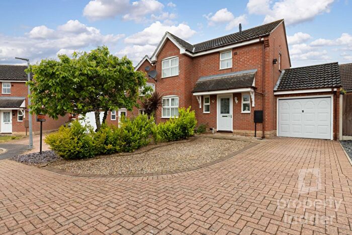 3 Bedroom Detached House For Sale In Columbine Road, Horsford, NR10