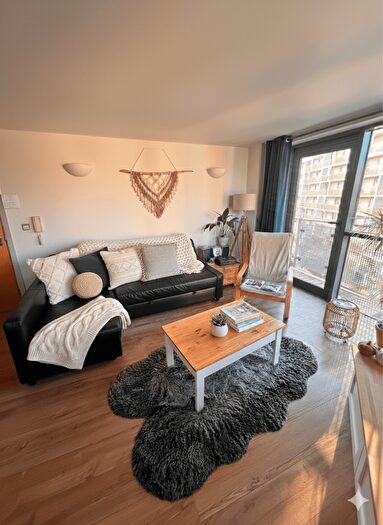 2 Bedroom Flat To Rent In City Walk, LS11