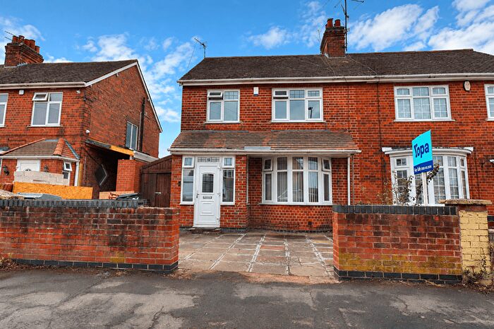 3 Bedroom Semi Detached House For Sale In Wyvern Avenue, Leicester, LE4