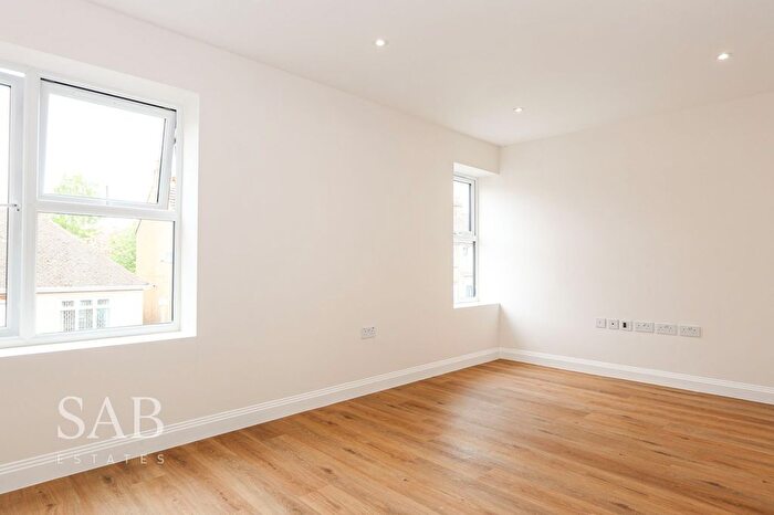 1 Bedroom Flat To Rent In Albert Road, Yiewsley, UB7