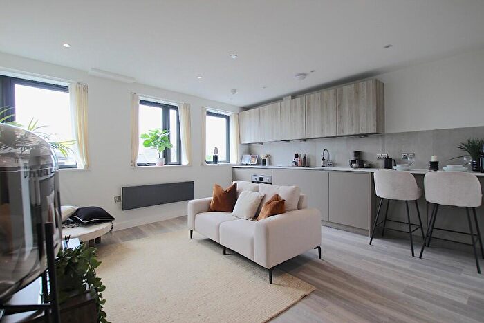 Studio To Rent In High Street, Waltham Cross, Hertfordshire, EN8