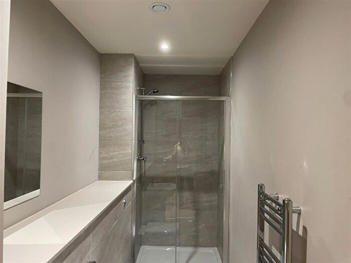 2 Bedroom Flat To Rent In North Street, Leeds, LS2