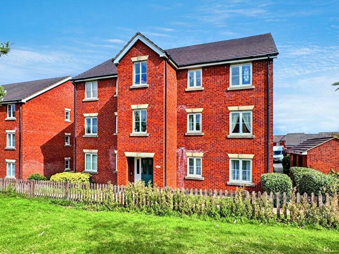 2 Bedroom Flat To Rent In Plough Close, Daventry, Northamptonshire., NN11