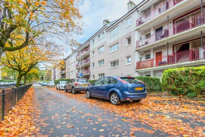 2 Bedroom Flat To Rent In Banchory Avenue, Thornliebank, Glasgow, G43