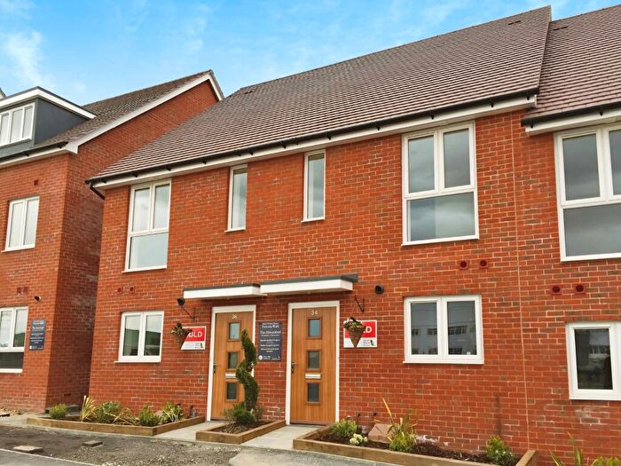 2 Bedroom Terraced House To Rent In Church Path, East Cowes, PO32