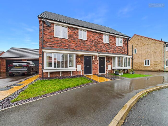 3 Bedroom Semi Detached House For Sale In Papworth Drive, Crowland, Peterborough, PE6