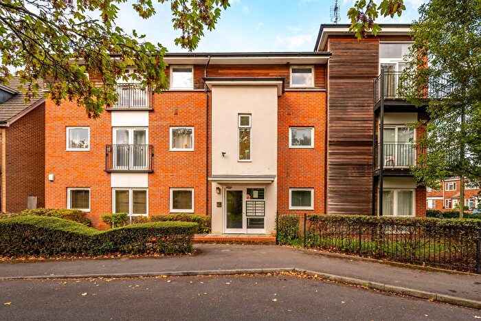 1 Bedroom Flat To Rent In Meadow Way, Reading, RG4