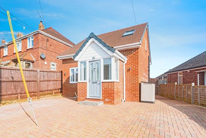 2 Bedroom Bungalow For Sale In Mitford Road, Alresford, SO24