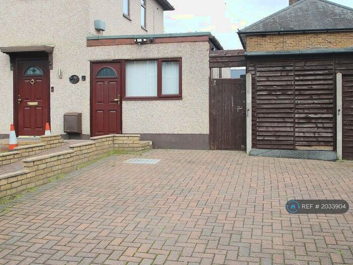 Studio To Rent In Whitby Gardens, Sutton, SM1