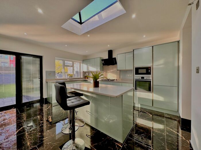 5 Bedroom End Of Terrace House To Rent In Woodmansterne Road, London, SW16