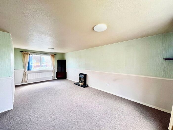 2 Bedroom Flat To Rent In Upper Eastern Green Lane, Coventry, CV5