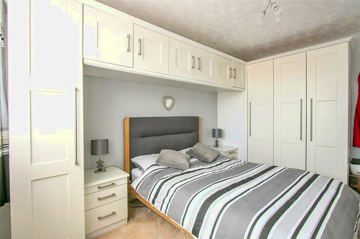 3 Bedroom End Of Terrace House For Sale In Carisbrooke Crescent, Poole, BH15
