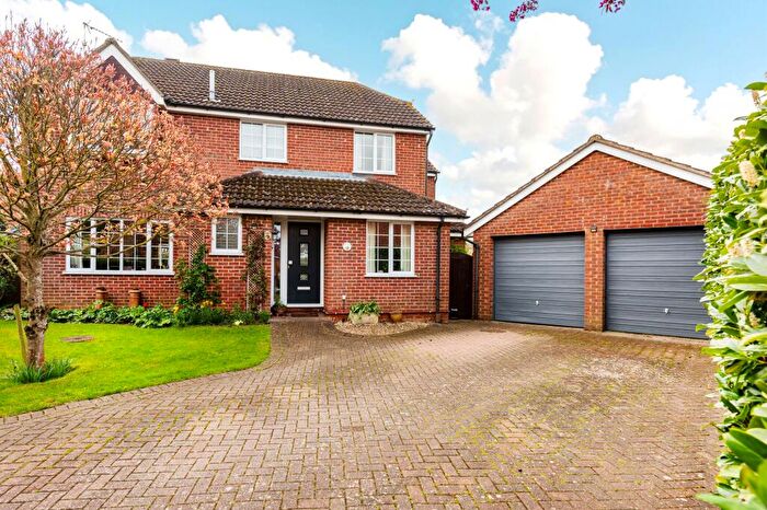 5 Bedroom Detached House For Sale In Bramble Road, Towcester, NN12