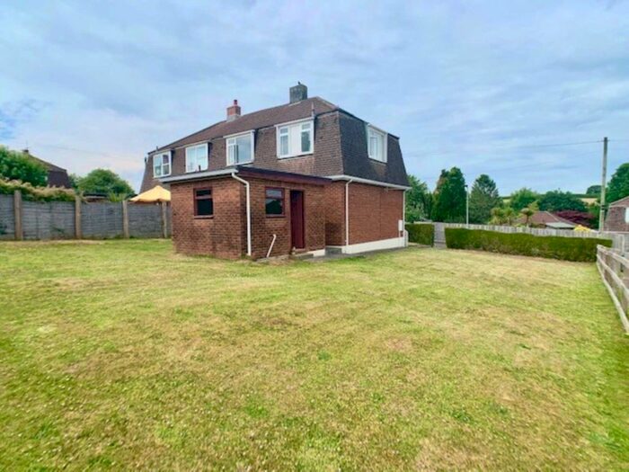 3 Bedroom Semi-Detached House For Sale In Glebelands, Buckfastleigh, TQ11