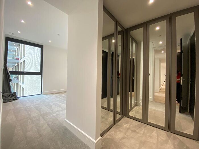 2 Bedroom Flat To Rent In Perilla House, Stable Walk, Tower Hamlets, London, E1