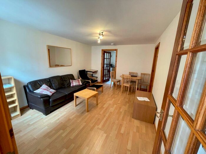 2 Bedroom Flat To Rent In Diriebught Road, Inverness, IV2