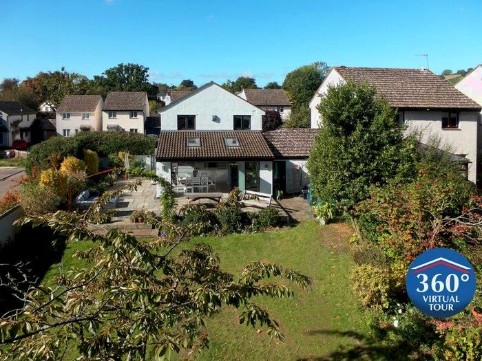 4 Bedroom Detached House For Sale In A Fabulous Bedroom House In Silverton, EX5