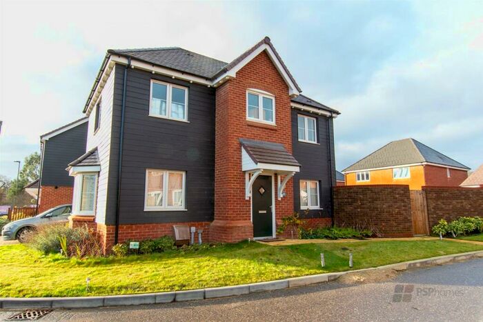 3 Bedroom Detached House To Rent In Sunningdale Drive, Hassocks, BN6